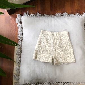 💛NWOT high waisted lace shorts